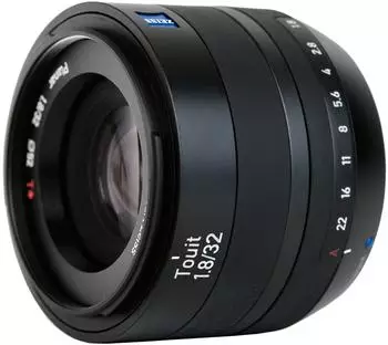Zeiss Touit 1.8/32 Fuji X