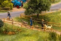 Faller 151745 - Spazierg&auml;nger mit Hunden - Spurweite H0