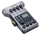 ZOOM P4 PodTrak &ndash; Mobiler Podcast-Recorder und Mixer mit 4 XLR...