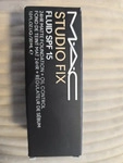 MAC Studio Fix Fluid SPF15 Foundation 30 ml NC15 (+ GRATIS Hyper Real Fresh...