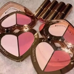 Charlotte Tilbury KISSING Lippenstift, feuchtigkeitsspendend, gl&auml;nzendes...