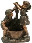 MEMPHIS - Polyresin, Rustikale Dekoration "Kinder am Brunnen"