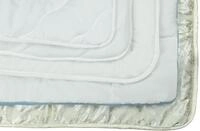 RIBECO Microfaserbettdecke "&Uuml;berraschungspaket wir r&auml;umen unser Lager" warm