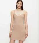 Triumph Unterkleid "Body Make-Up T Dress 02" nahezu unsichtbar, tiefer...