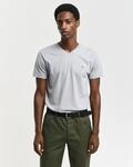 Gant T-Shirt "SLIM SHIELD V-NECK T-SHIRT" mit einer kleinen Logostickerei auf der