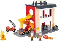 Spiel-Feuerwehrwache BRIO "BRIO WORLD, Gro&szlig;e Feuerwehrstation mit Einsatzfahrzeug",