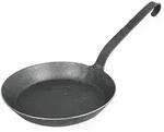 turk 65526 Eisenpfanne 26 cm, mit flachen Hakenstiel freiform warmgeschmiedet,