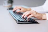 CHERRY KW 9100 SLIM - Tastatur - kabellos - 2,4 GHz, Bluetooth 4,0 - Schweiz -