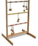 Leitergolf Wurfspiel aus Gummibaumholz 88,5x60x57 cm, 6 B&auml;lle rot/blau,...