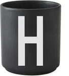 Aj Becher Buchstabe H schwarz aus Porzellan