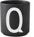 Aj Becher Buchstabe Q schwarz aus Porzellan