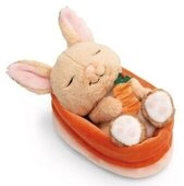 NICI 61584 Kuscheltier Hase mit Karotte 12 cm schlafend im pfirsichfarbenen K&ouml;rbchen
