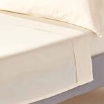 HOMESCAPES Bio-Bettlaken Creme-vanille 178x255 cm, Satin-Betttuch ohne Gummizug,