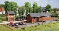 Auhagen 11435 - Bahnhof Steinbach mit Wasserhaus, Modelleisenbahn Zubeh&ouml;r Bunt