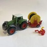 Siku 1677, Fendt Traktor mit Bew&auml;sserungshaspel, Metall/Kunststoff, Multicolor,