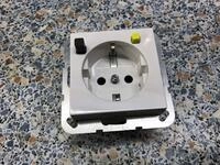 Gira 267 703 fi-socket 30 mA reinwei&szlig;