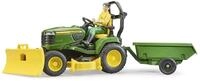 bruder 62104 - bworld John Deere Rasentraktor mit Anh&auml;nger & G&auml;rtner