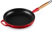 LE CREUSET Signature gusseiserne Bratpfanne mit Holzgriff 26 cm Kirschrot,