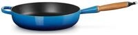 LE CREUSET Signature gusseiserne Saut&eacute;pfanne mit Holzgriff 28 cm Azure Blue,