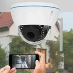 Wetterfeste WLAN-Dome-Kamera (1080p): 110&deg; Bildwinkel, IP55-Aussenschutz.