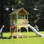 Axi Sarah Spielhaus Braun - Gr&uuml;n mit Wei&szlig;er Rutsche 191 x 370 x 291 cm