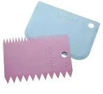 Zenker 43918 Set mit 2 Backh&ouml;rnern, H&ouml;rnern, Teigschaber, Kunststoff, zuf&auml;llig,