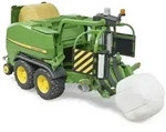 BRUDER&reg; 02032 John Deere Rundballen-Presswickelkombination