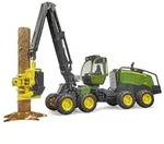 BRUDER&reg; 02135 John Deere 1270G Harvester mit Baumstamm