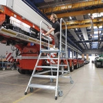 Zarges Podestleiter fahrbar mit 2x6 Leichtmetall-Stufen
