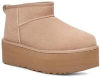 UGG Classic Ultra Mini Platform Winterboots Plateaboots, Schlupfstiefel mit