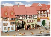 Faller Modelleisenbahn-Geb&auml;ude Faller 130499 H0 Stadthaus mit Tor