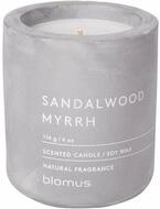 blomus Duftkerze Duftkerze SANDALWOOD MYRRH grau Sandelholz, Myrrhe