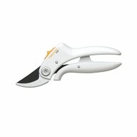 Fiskars Gartenschere Light Bypass P57