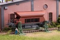 Faller H0 (1:87) 120323 - 2 Spindelhebeb&ouml;cke mit aufgebocktem Waggon Modellbahn