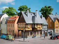 Auhagen 12343 - Wohnhaus Bahnhofstra&szlig;e 1 Modellbahn
