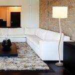 Gewundene Stehleuchte Maren mit LEDs