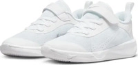 Nike DM9026-100, NIKE Omni Multi-Court Hallenschuhe j&uuml;ngere Kinder 100 -