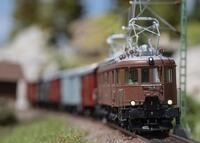 Elektrolokomotive M&Auml;RKLIN "Ae 6/8 - 38680", braun, Modelleisenbahn-Fahrzeuge,