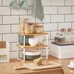 Set Aus Zwei Wei&szlig;en K&uuml;chenregalen