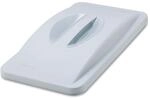 Rubbermaid Commercial Products Slim Jim&reg; Deckel mit Griffmulde| geschlossen 