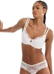 Triumph Wild Gardenia Florale W01 Ecru White