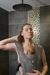 Dooky Splash Babytrage und Tragetuch in einem, Ideal zum Duschen und Schwimmen, Ab