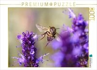 Puzzle &middot; Biene im Flug an Duftnessel | Makrofotografie einer fliegenden Biene
