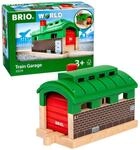 BRIO World - 63357400 - Drehbarer Lokschuppen mit Rolltor, Holzeisenbahn Zubeh&ouml;r,