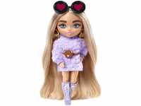 Barbie HGP66 - Extra Minis Doll (ca 14 cm) mit Flauschiger lila Kleidung, mit