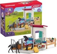 Schleich Horse Club | Pferdebox mit Stute und Fohlen 42611 | Box, 2 Pferde, Paddock,
