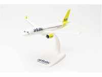 Herpa Modellflugzeug Airbus A220-300 AirBaltic Maßstab 1:200 - Snap-Fit,...