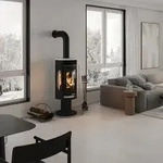 ORANIER Kaminofen Rota Twist Korpus Stahl schwarz, Abdeckplatte Keramik...