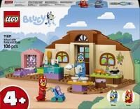 LEGO&reg; Schule mit Rusty und Bluey - 11221