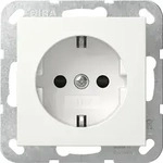 Gira 418327 Schutzkontakt-Steckdose mit erh&ouml;htem Ber&uuml;hrungsschutz (Safety Plus) und